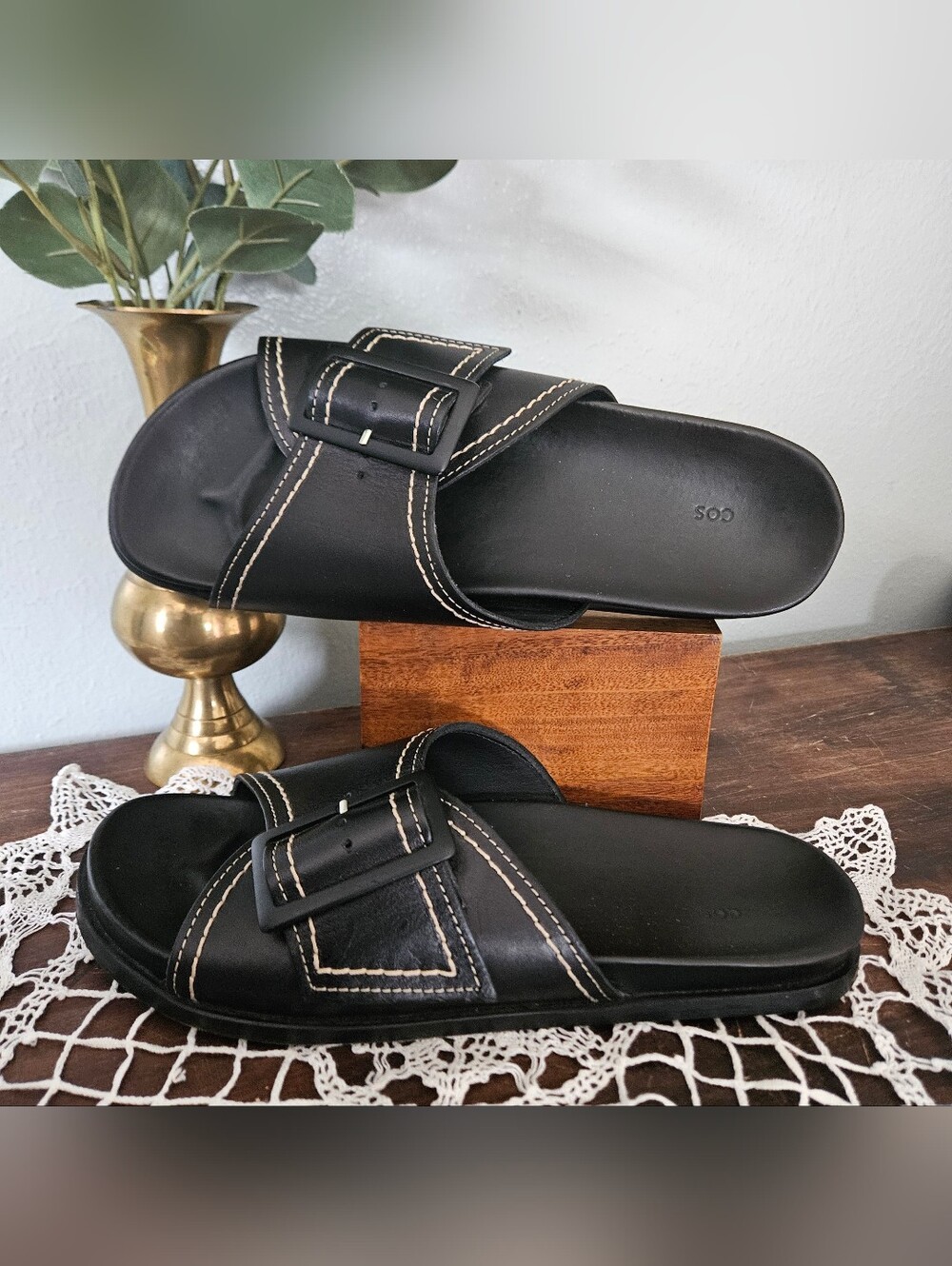 COS Minimalist Chunky Contrast-Stitch Buckled 100% Leather Upper Slides Size 9